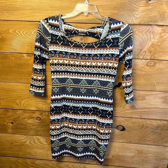 Forever 21 Dresses & Skirts - Forever 21 Geometric Print Bow Back Mini Dress S/P Bodycon Boho Retro Tribal
